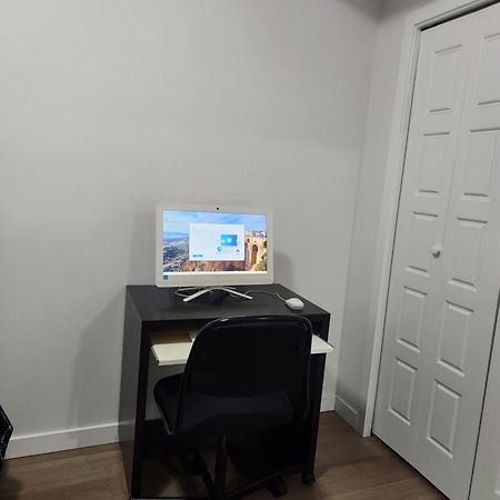 Modern 2 Bedroom Basement Suite At West Edmonton Zewnętrze zdjęcie