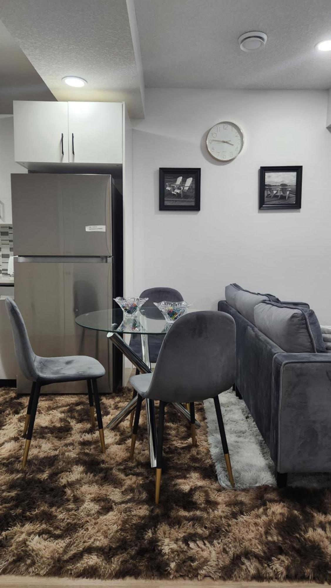Modern 2 Bedroom Basement Suite At West Edmonton Zewnętrze zdjęcie
